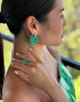 Emerald Folha Bypass Ring