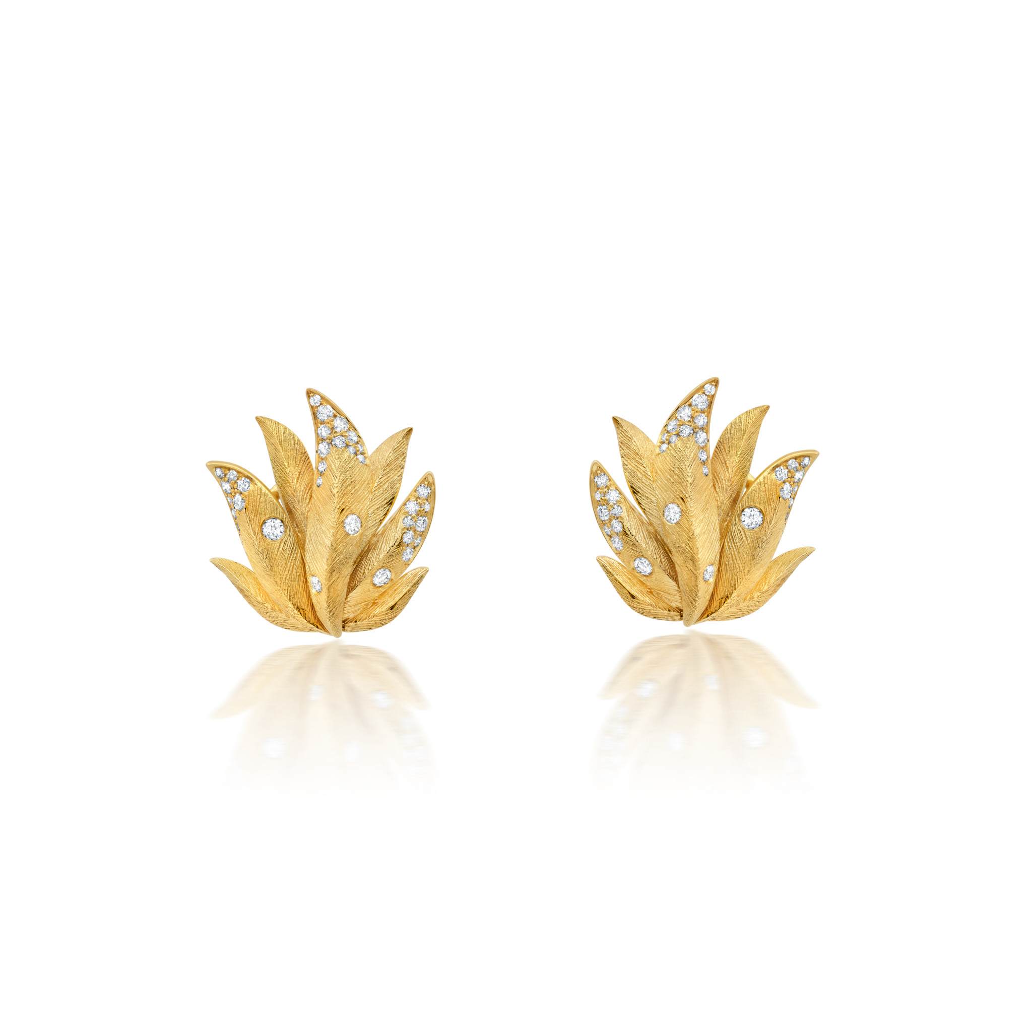 Graziela Gems - White Diamond Folha Earrings - 